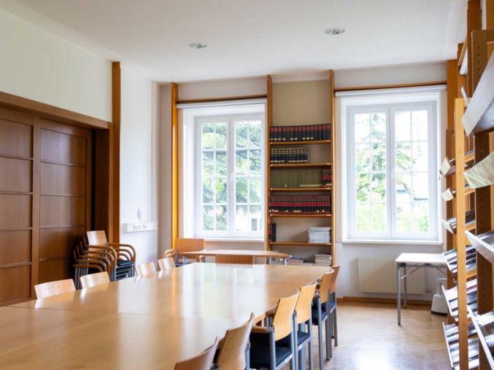 © Matthias Winter Heller Lernraum im Altbau der Hochschule für Agrar- und Umeltpädagogik.